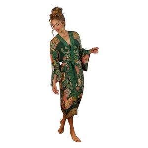 Powder Sumptuously Soft Kimono One Size